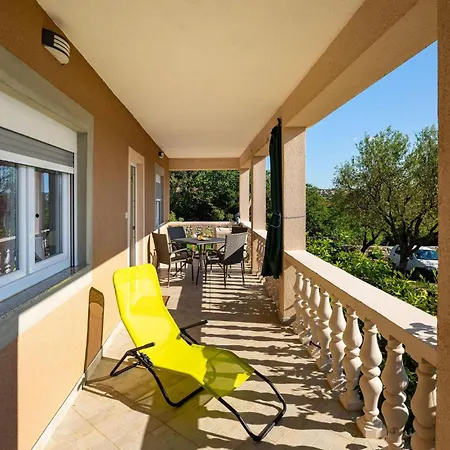 2 Bedroom In *