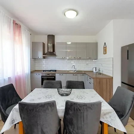 2 Bedroom In Holiday home *