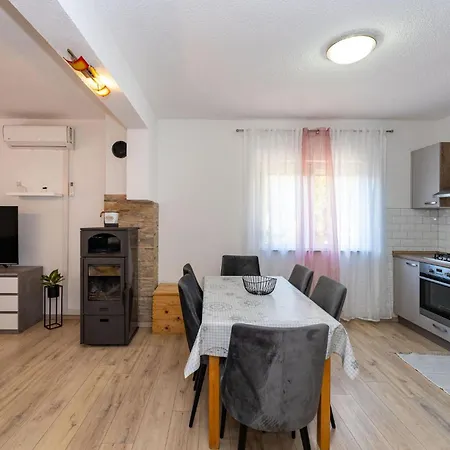 2 Bedroom In Holiday home Krusevo (Zadar)