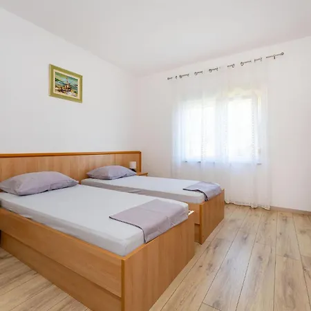 Dom wakacyjny With Sea View 181 Kruševo